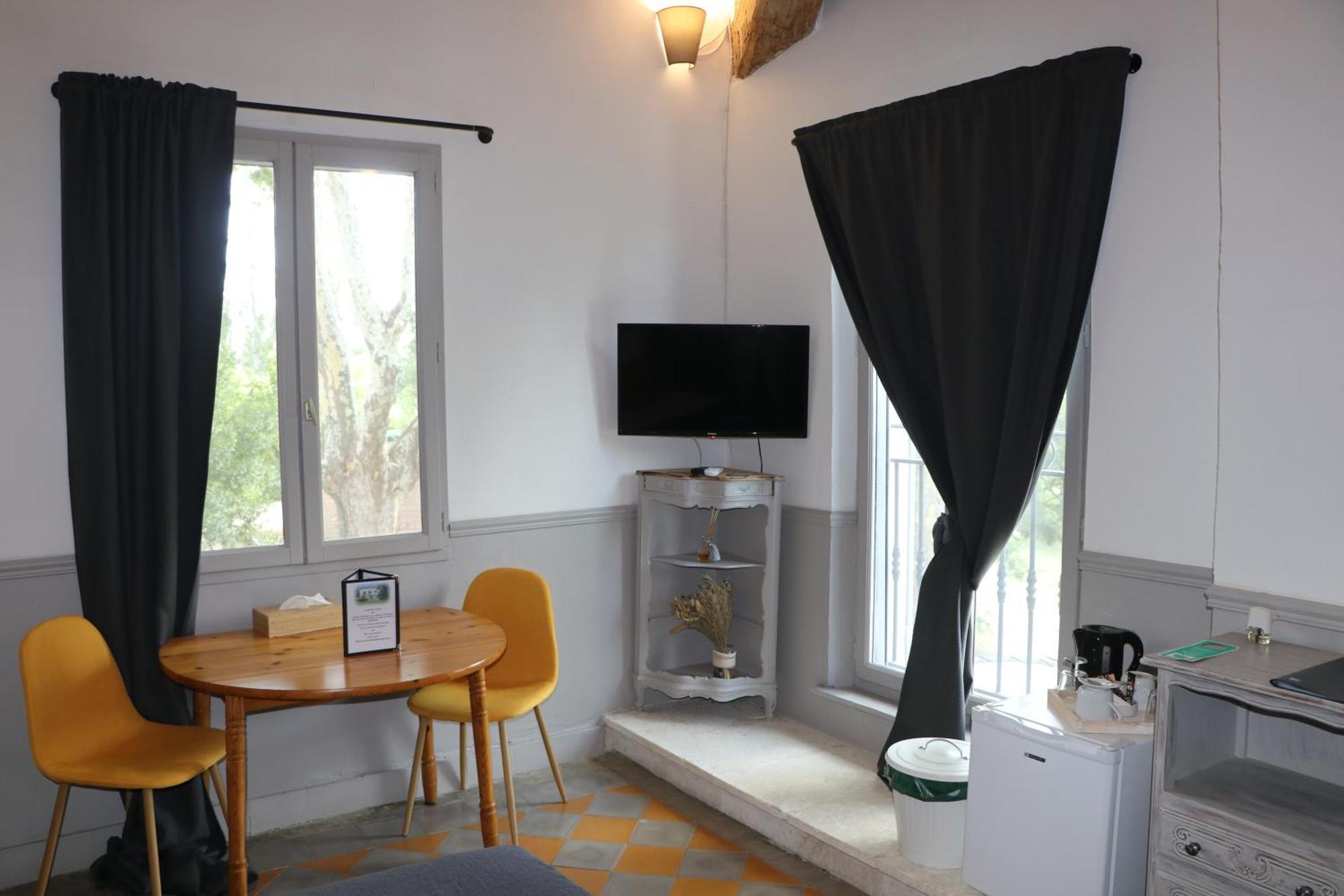 Le Mas Des Cerisiers Jacuzzi Et Sauna Inclus Pour Tous Les Logements Avignon Exterior foto