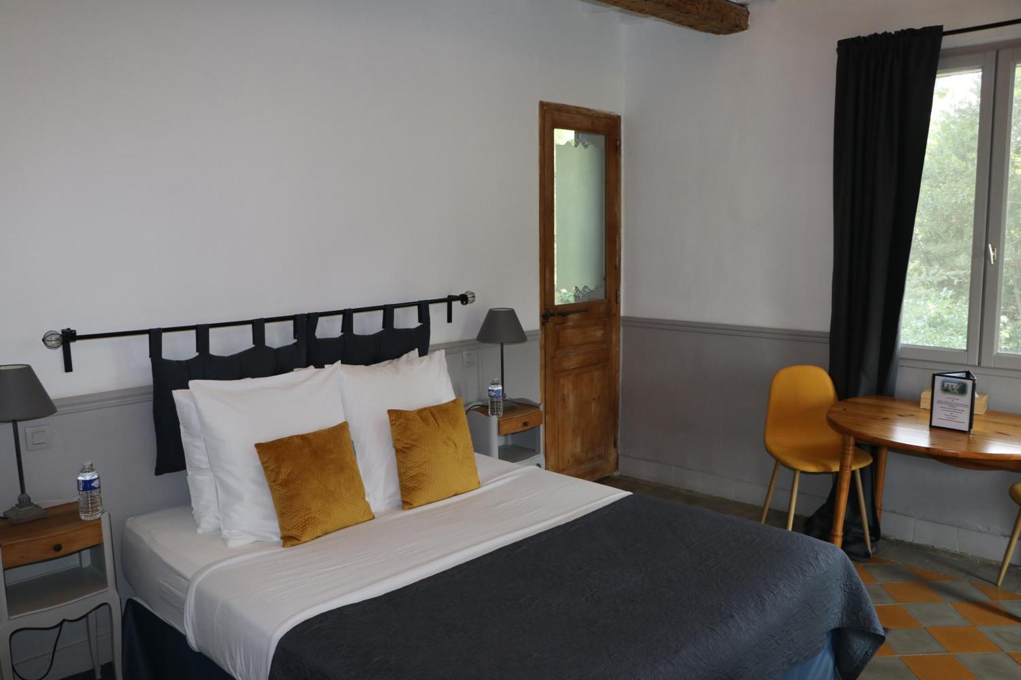Le Mas Des Cerisiers Jacuzzi Et Sauna Inclus Pour Tous Les Logements Avignon Exterior foto