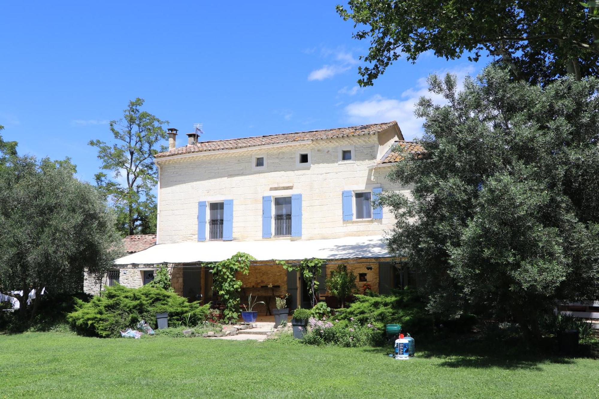 Le Mas Des Cerisiers Jacuzzi Et Sauna Inclus Pour Tous Les Logements Avignon Exterior foto