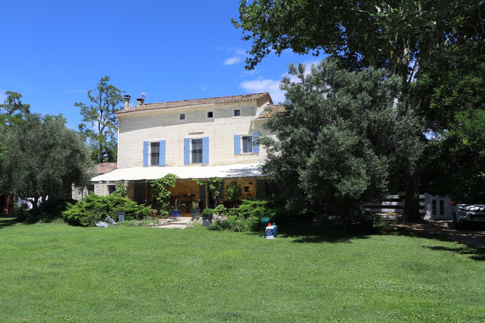 Le Mas Des Cerisiers Jacuzzi Et Sauna Inclus Pour Tous Les Logements Avignon Exterior foto