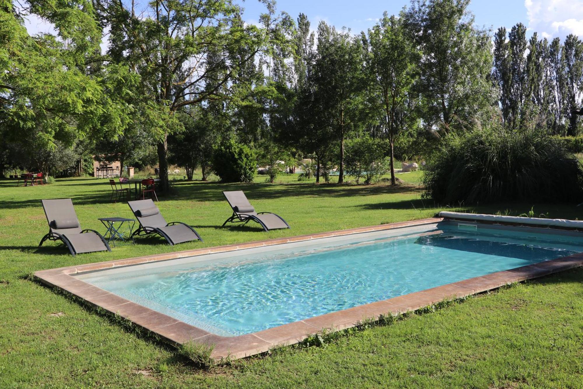 Le Mas Des Cerisiers Jacuzzi Et Sauna Inclus Pour Tous Les Logements Avignon Exterior foto