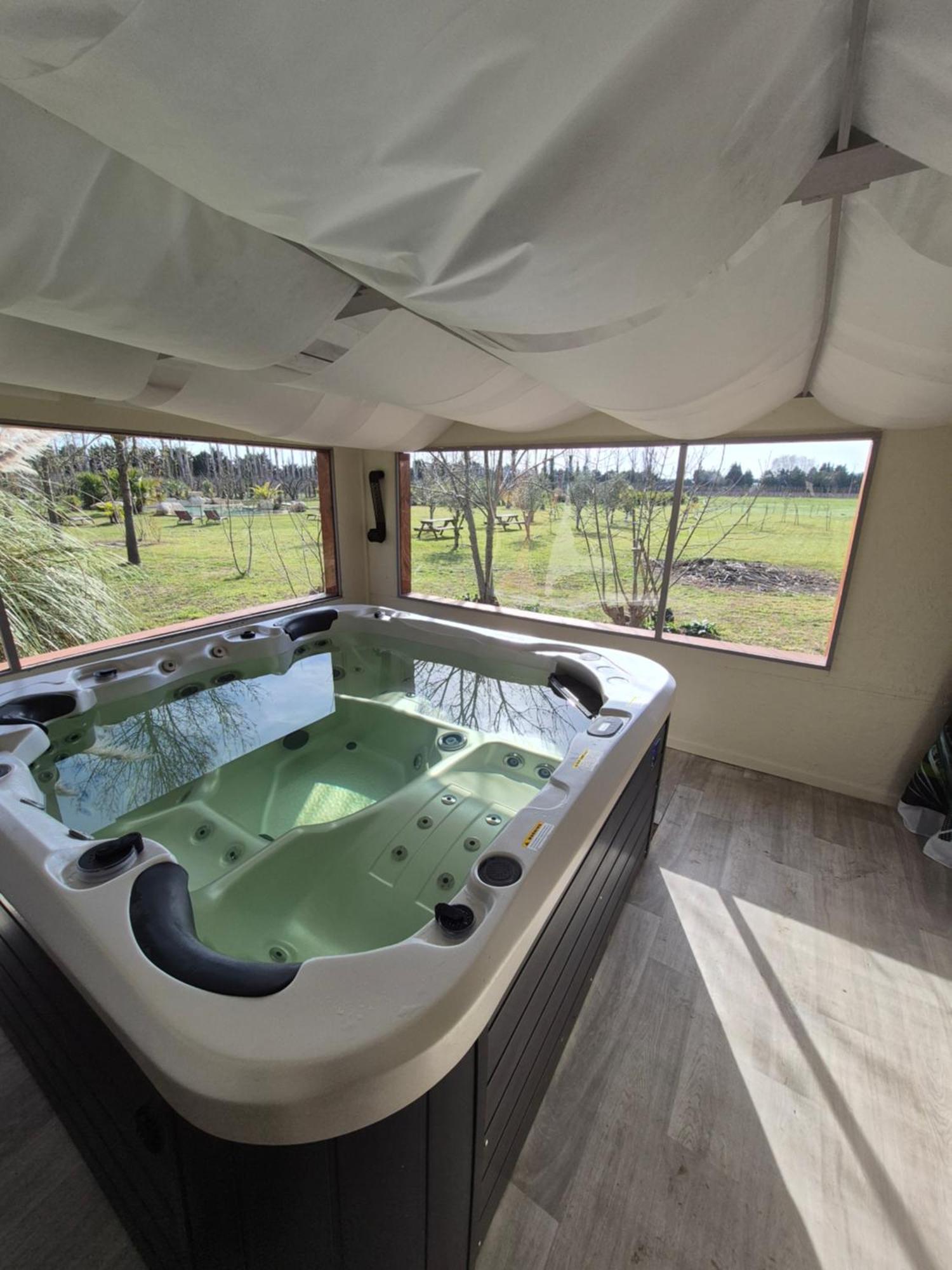 Le Mas Des Cerisiers Jacuzzi Et Sauna Inclus Pour Tous Les Logements Avignon Exterior foto