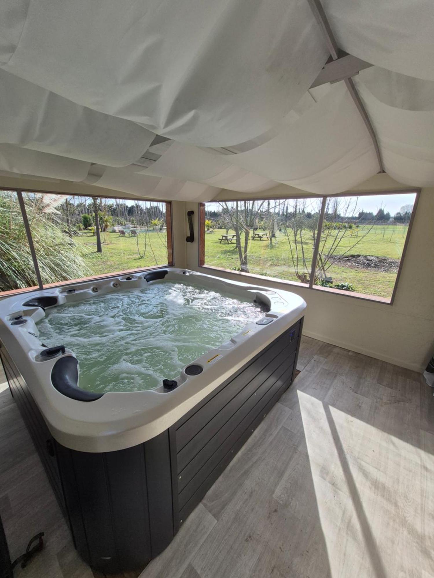 Le Mas Des Cerisiers Jacuzzi Et Sauna Inclus Pour Tous Les Logements Avignon Exterior foto