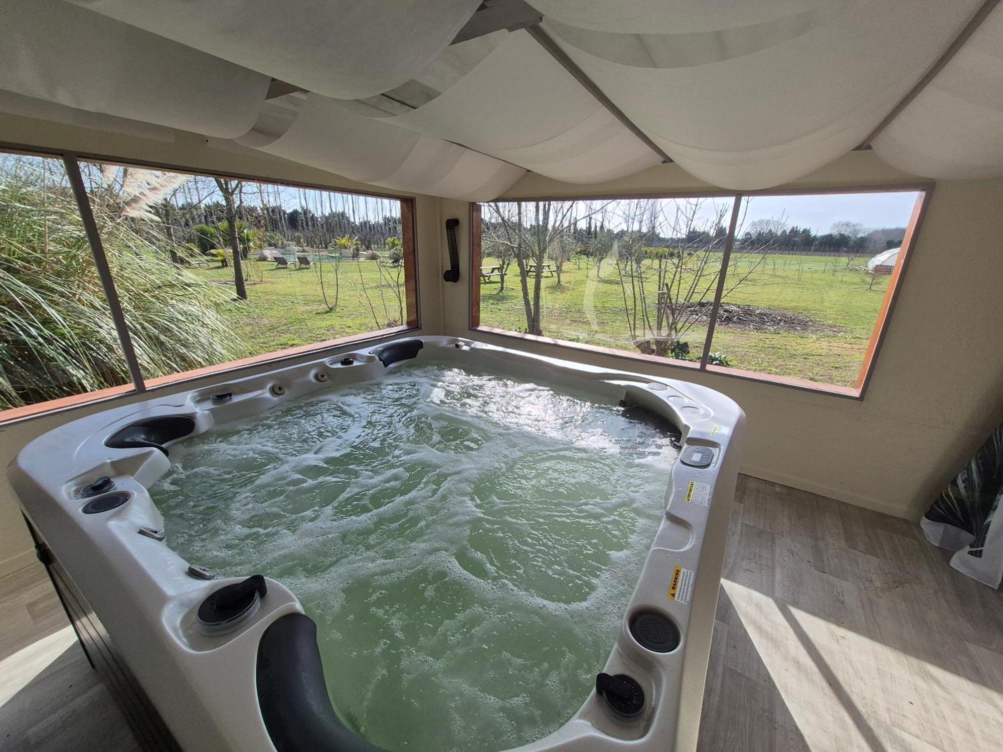 Le Mas Des Cerisiers Jacuzzi Et Sauna Inclus Pour Tous Les Logements Avignon Exterior foto